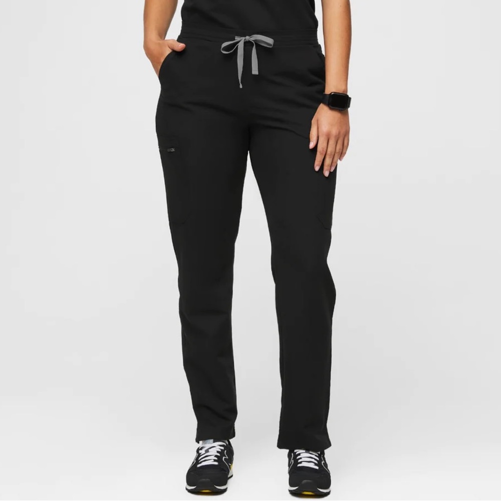 FIGS Yola Skinny Scrub Pants in Black